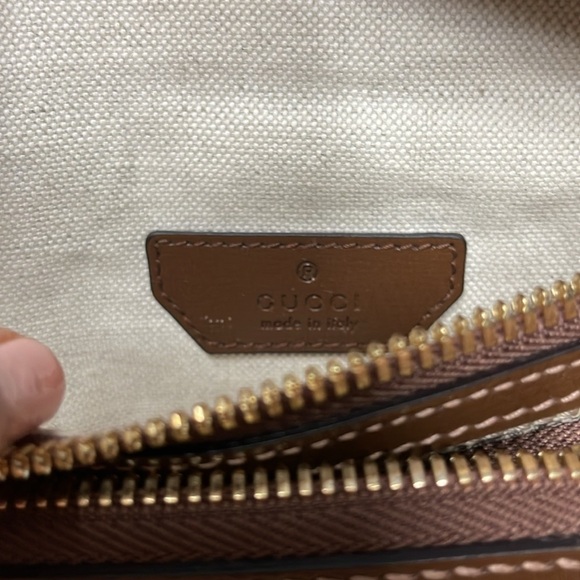 Authentic Gucci supreme belt bag. Worn twice, in immaculate condition. - Picture 4 of 13